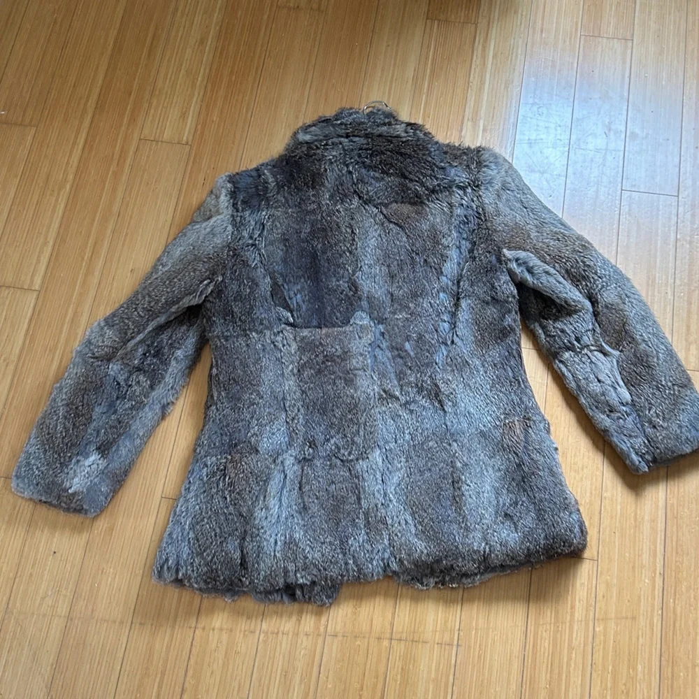 Luxurious Rabbit Fur Coat - Picture 6 of 6